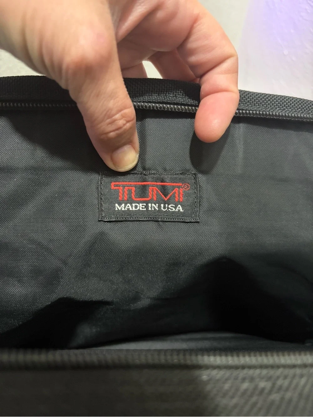 Tumi Men's Black Crossbody Travel Compact Carry On Bag Messenger Bag